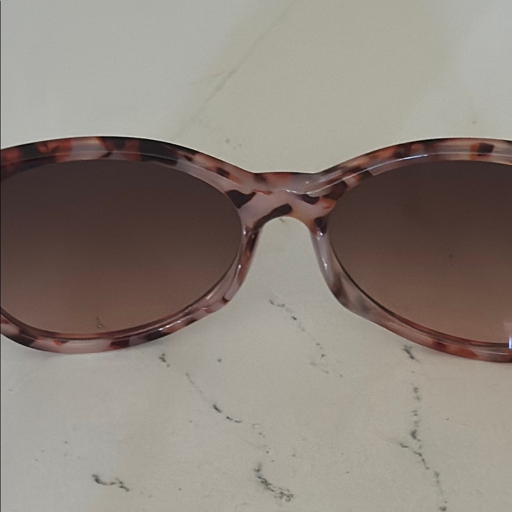 LOFT Outlet Women's Tortoiseshell Sunglasses OS NWOT - Picture 9 of 16